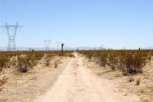 5 Acres of Residential Land for Sale in Phelan, California