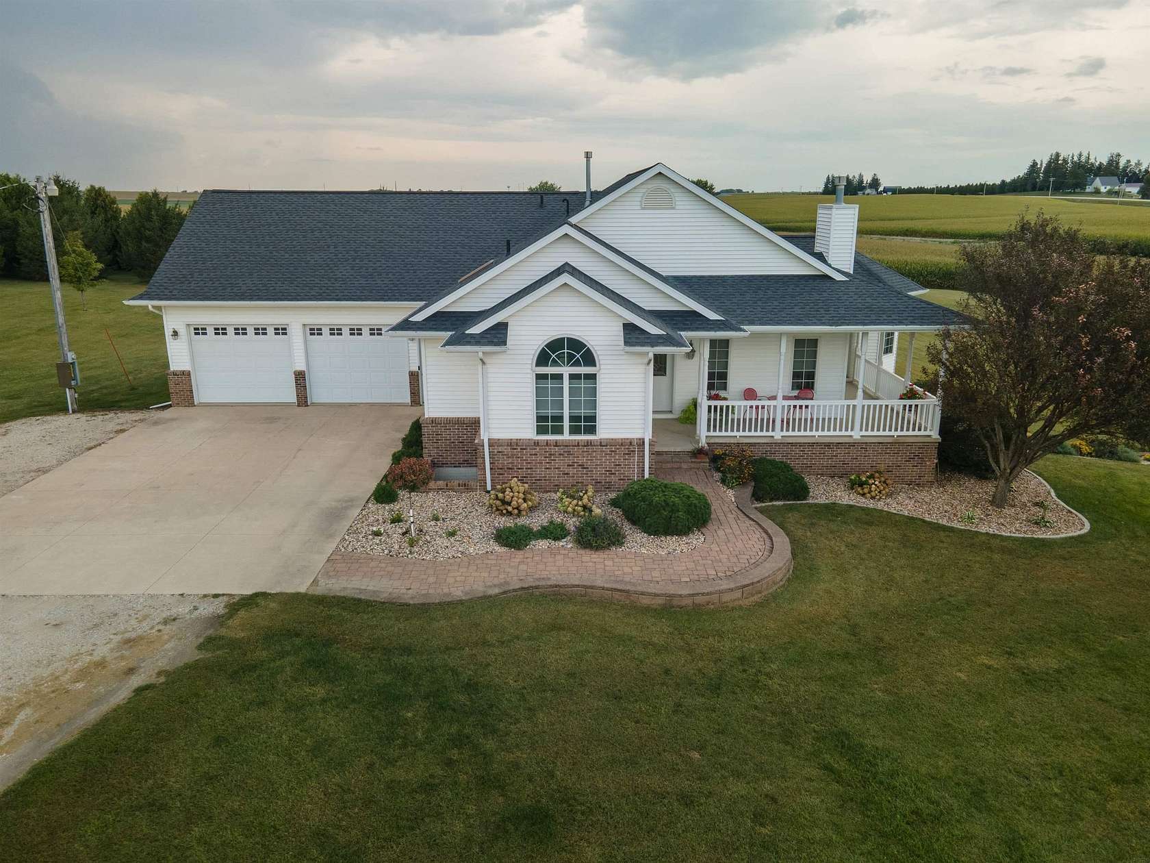 7 Acres of Residential Land with Home for Sale in Parkersburg, Iowa