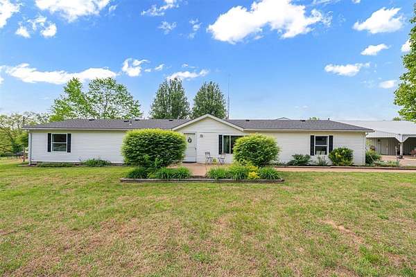 3.23 Acres of Residential Land with Home for Sale in Bowling Green, Kentucky