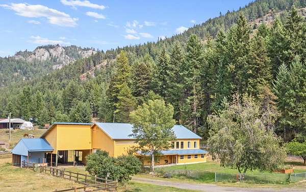7 Acres of Land with Home for Sale in Colville, Washington