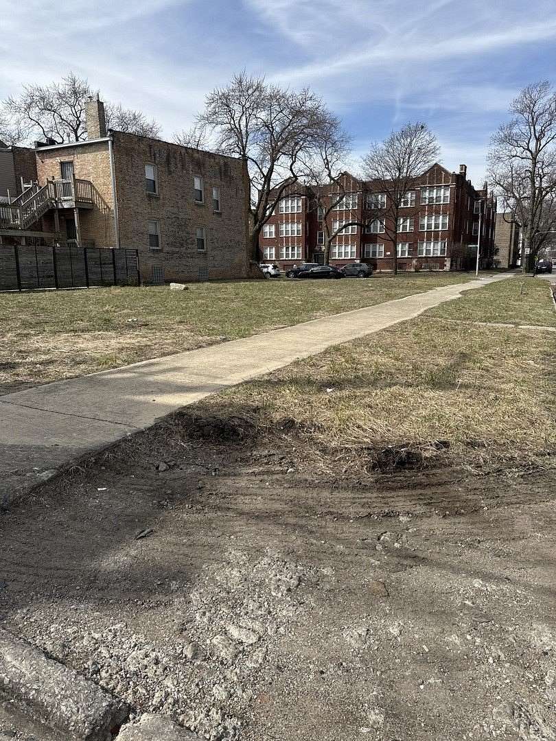 0.13 Acres of Residential Land for Sale in Chicago, Illinois