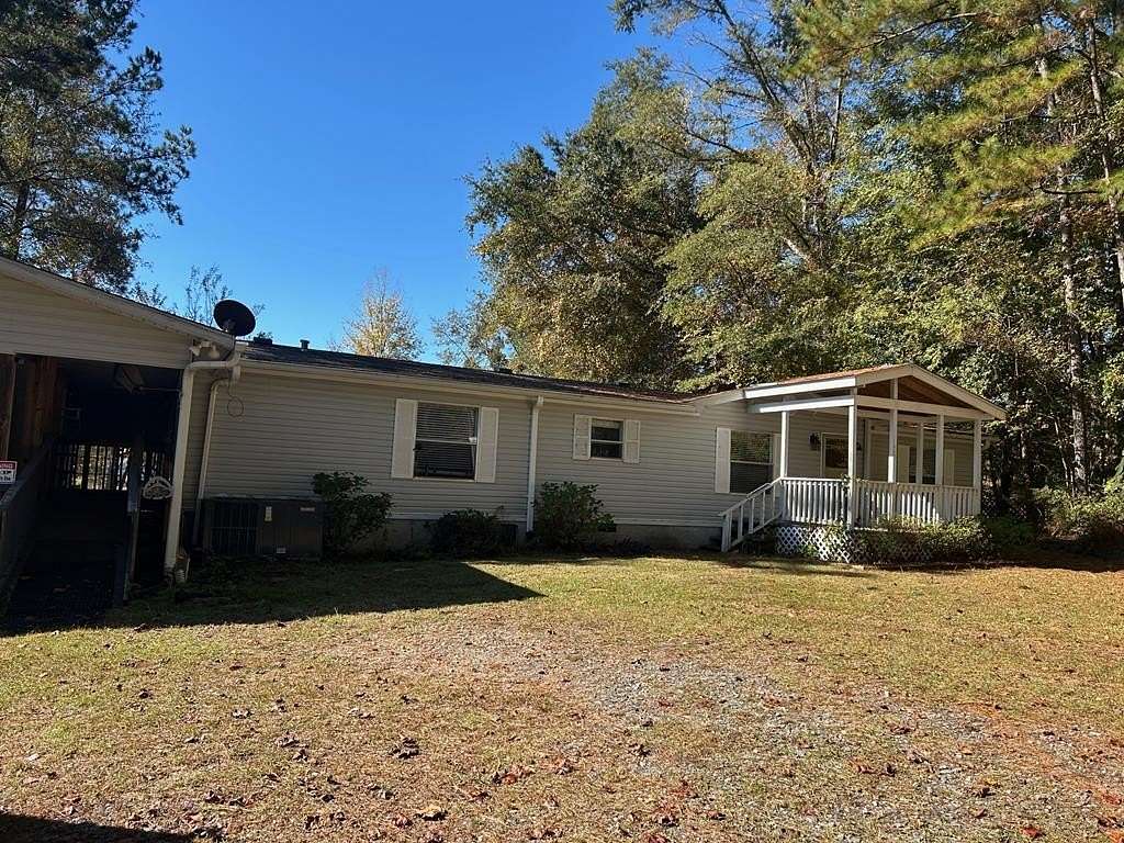 1.47 Acres of Residential Land with Home for Sale in Milledgeville, Georgia