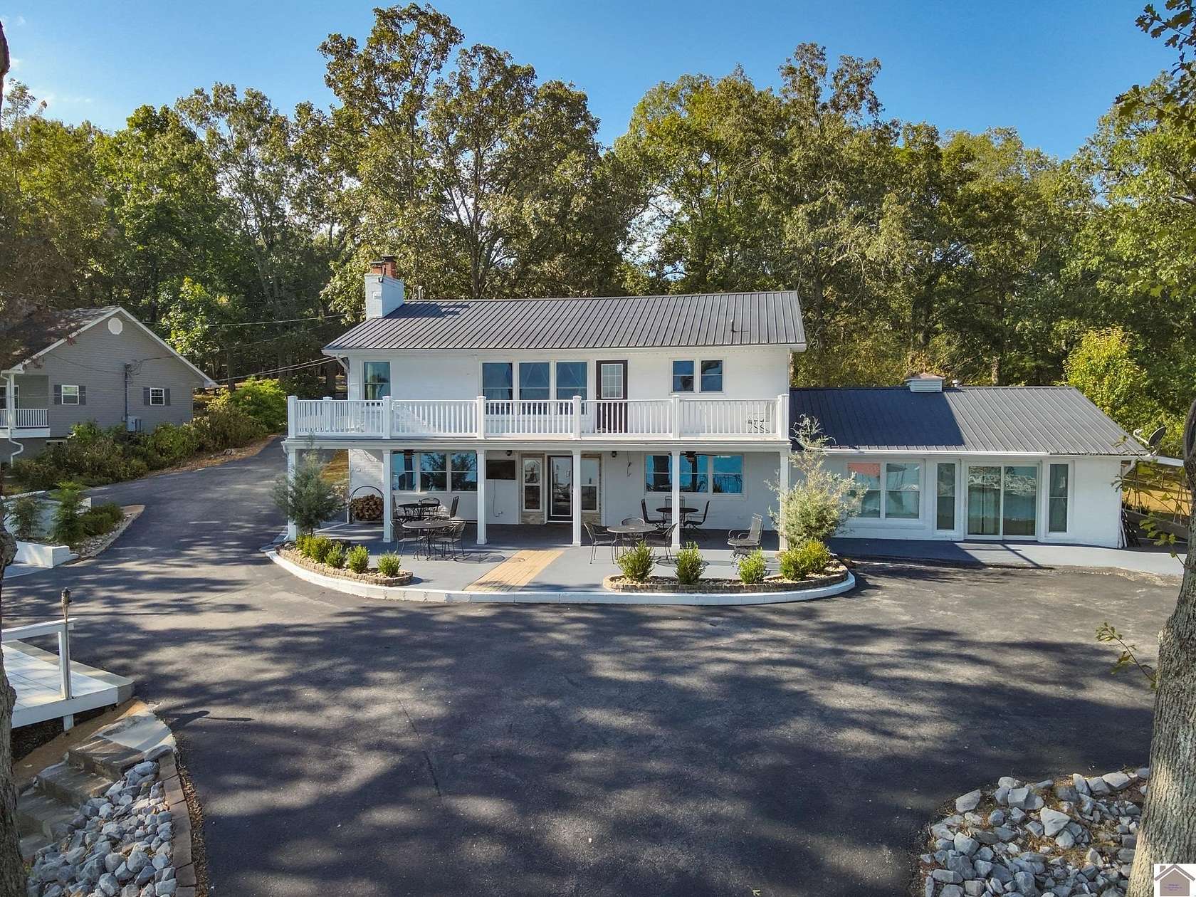 2 Acres of Residential Land with Home for Sale in Benton, Kentucky