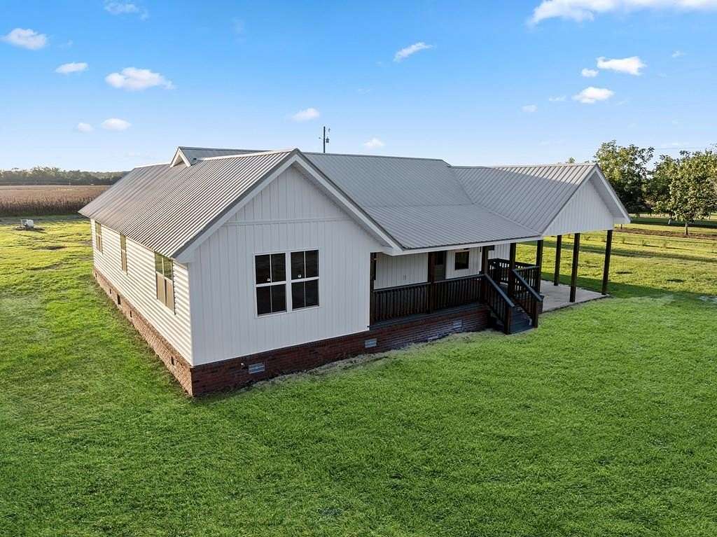 1.5 Acres of Residential Land with Home for Sale in Blackshear, Georgia