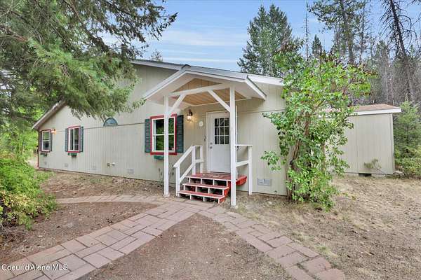 5 Acres of Residential Land with Home for Sale in Spirit Lake, Idaho