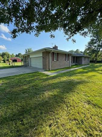 4 Acres of Land with Home for Sale in Troy, Michigan