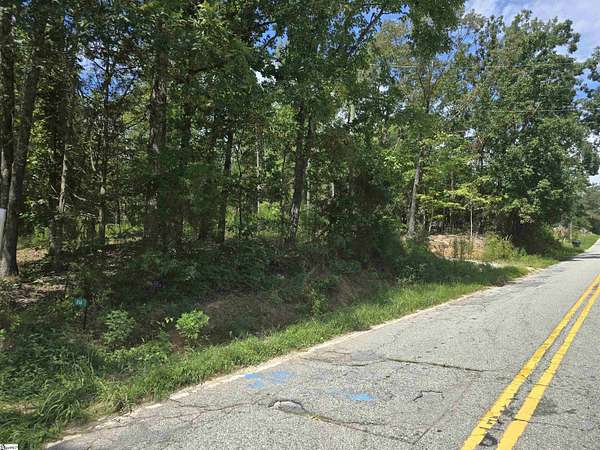 9 Acres of Residential Land for Sale in Laurens, South Carolina