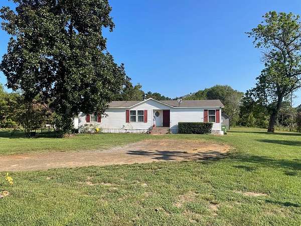 2 Acres of Residential Land with Home for Sale in Nacogdoches, Texas