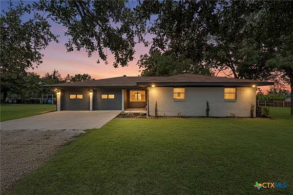 4 Acres of Residential Land with Home for Sale in Temple, Texas