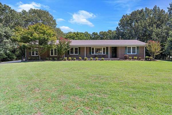 15 Acres of Land with Home for Sale in Jonesboro, Arkansas