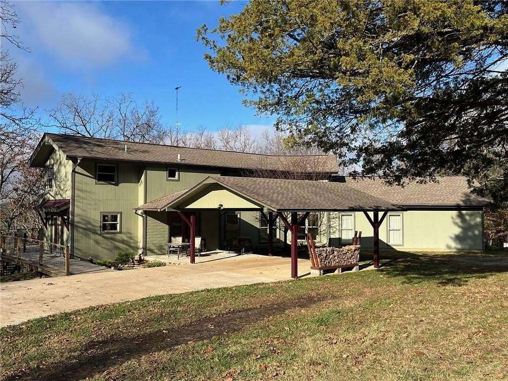 6.35 Acres of Residential Land with Home for Sale in Eureka Springs, Arkansas