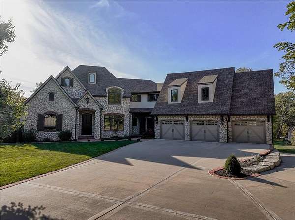 1.76 Acres of Residential Land with Home for Sale in Smithville, Missouri