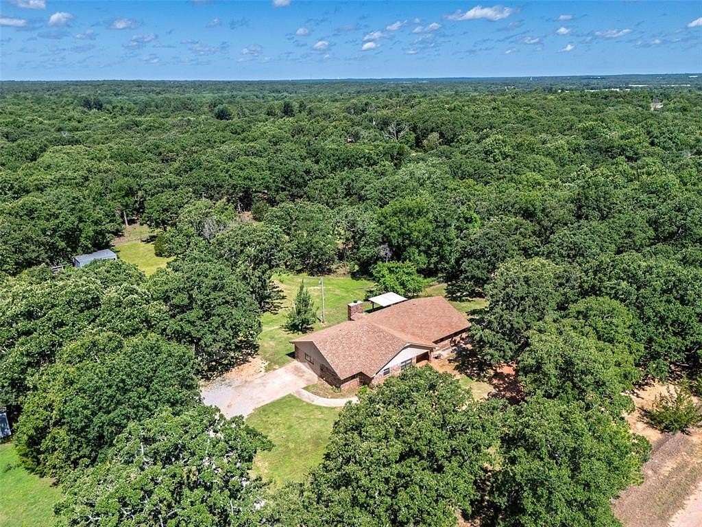 4 Acres of Residential Land with Home for Sale in Norman, Oklahoma