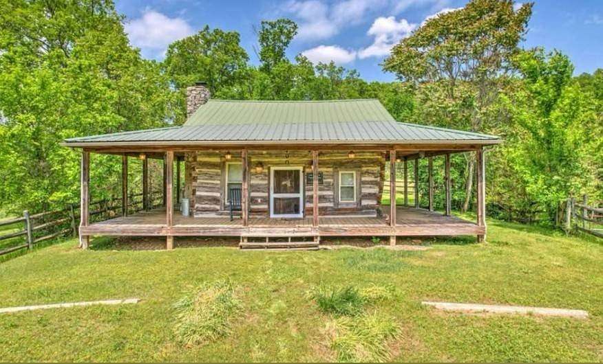 7.75 Acres of Residential Land with Home for Sale in Franklin, Tennessee