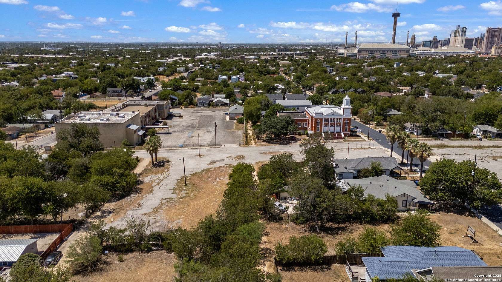 0.25 Acres of Mixed-Use Land for Sale in San Antonio, Texas