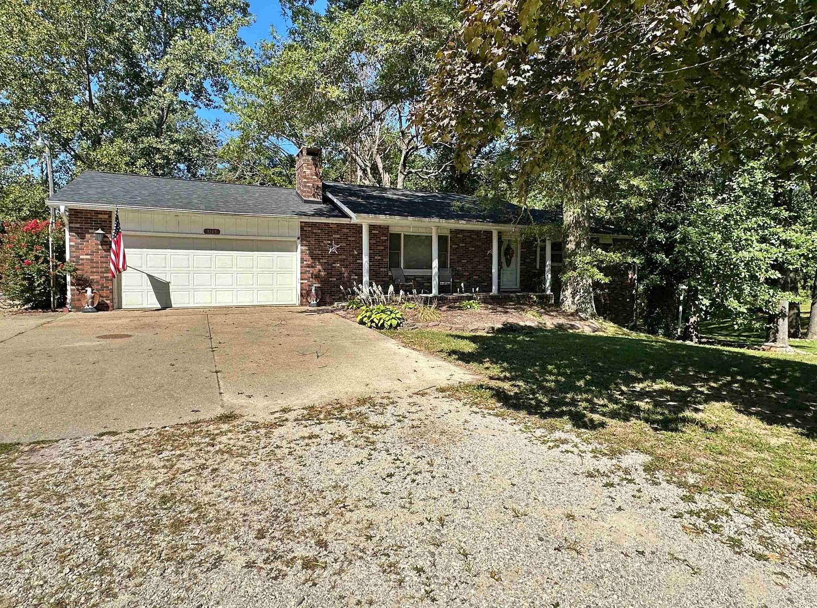 5.49 Acres of Residential Land with Home for Sale in Washington, Indiana