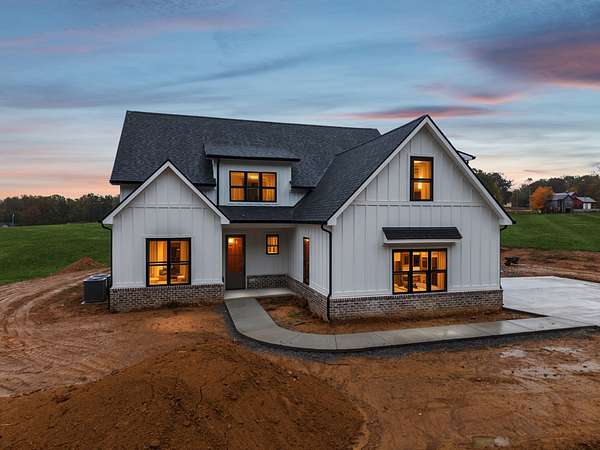 1.5 Acres of Residential Land with Home for Sale in Clarksville, Tennessee