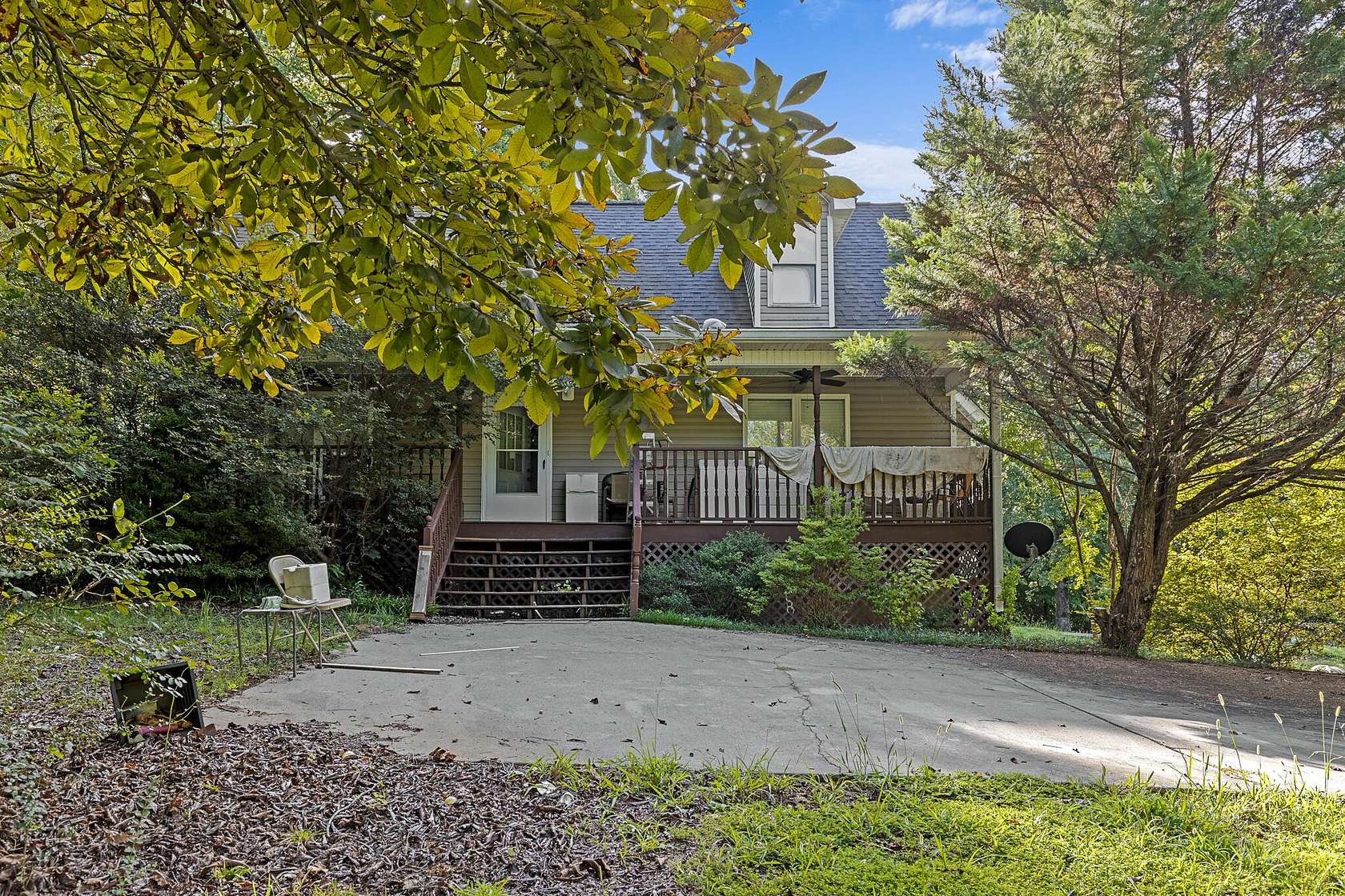 5.65 Acres of Residential Land with Home for Sale in Charleston, Tennessee