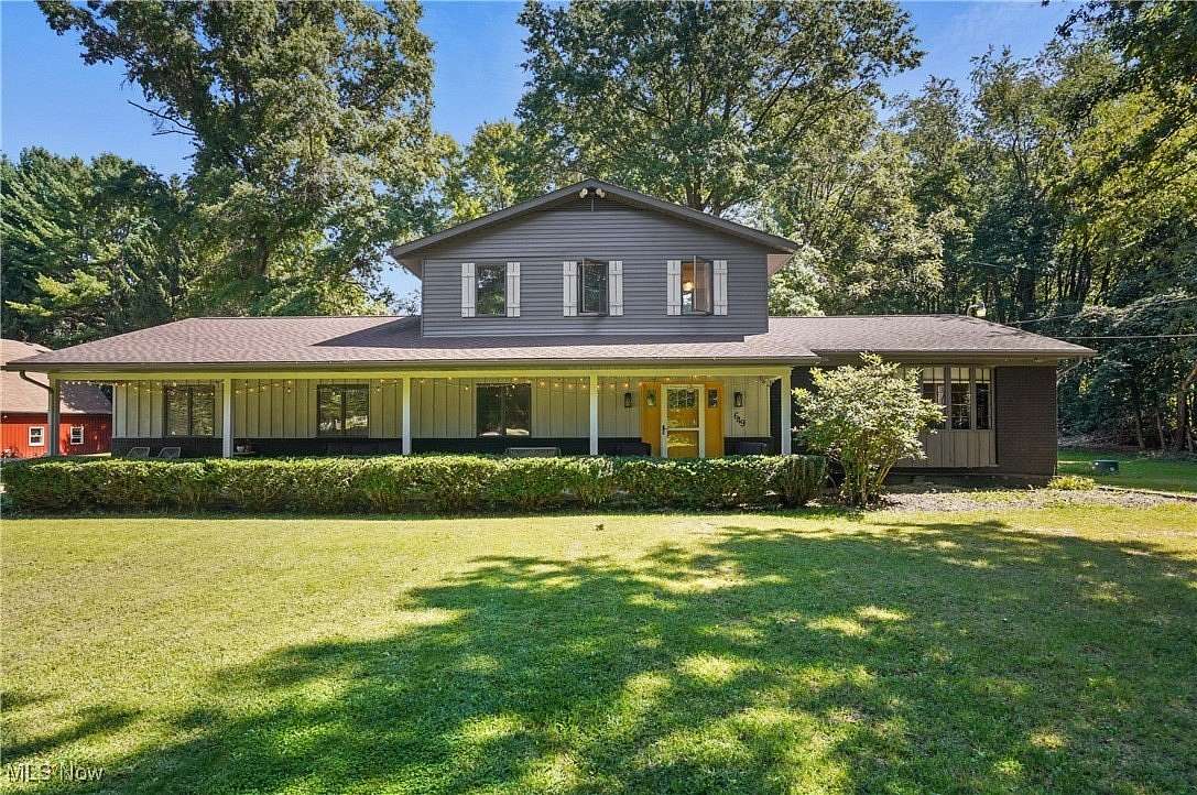 3.79 Acres of Residential Land with Home for Sale in Copley, Ohio