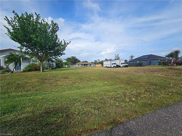 Residential Land for Sale in Cape Coral, Florida