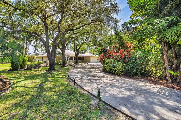 5 Acres of Land with Home for Lease in Palm Beach Gardens, Florida
