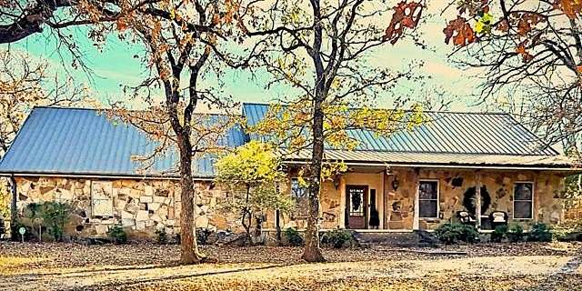 10.5 Acres of Land with Home for Sale in Ardmore, Oklahoma