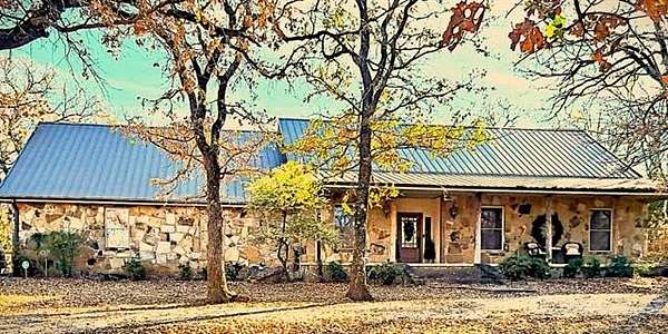 10.5 Acres of Land with Home for Sale in Ardmore, Oklahoma