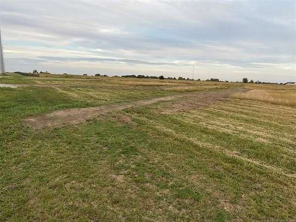 1.24 Acres of Residential Land for Sale in Pryor, Oklahoma