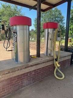 1.54 Acres of Improved Commercial Land for Sale in Cushing, Texas