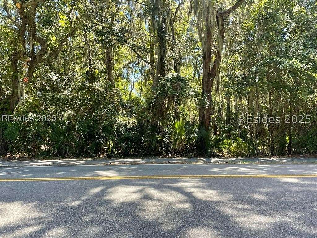 0.6 Acres of Commercial Land for Sale in Hilton Head Island, South Carolina