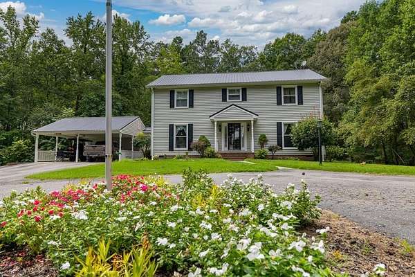 3.2 Acres of Residential Land with Home for Sale in Dundas, Virginia