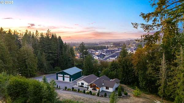 5.32 Acres of Residential Land with Home for Sale in Estacada, Oregon