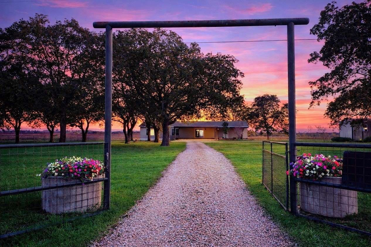 40 Acres of Land for Sale in Bedias, Texas