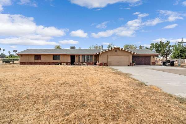2 Acres of Residential Land with Home for Sale in Madera, California