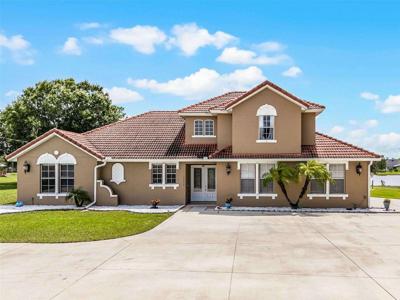 2 Acres of Residential Land with Home for Sale in Orlando, Florida