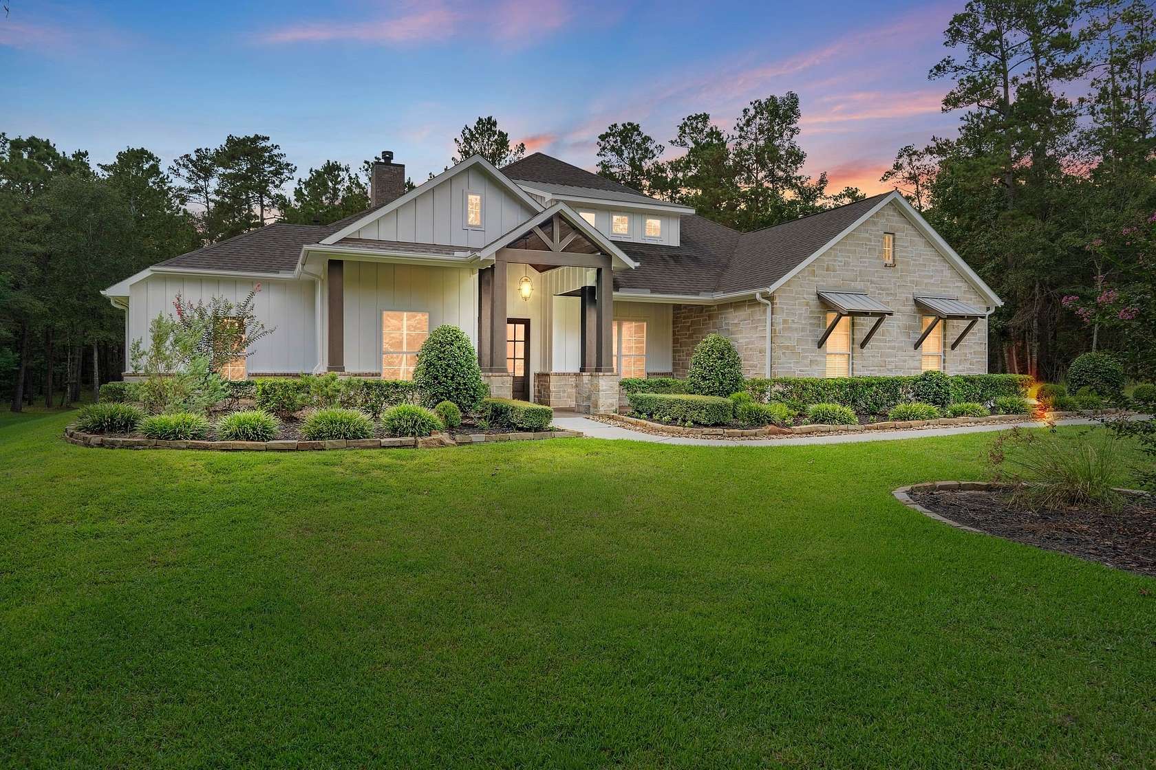 2.23 Acres of Residential Land with Home for Sale in Huntsville, Texas