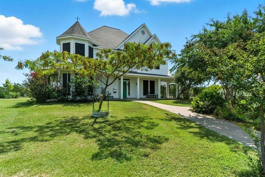 5.62 Acres of Residential Land with Home for Sale in Bluff Dale, Texas