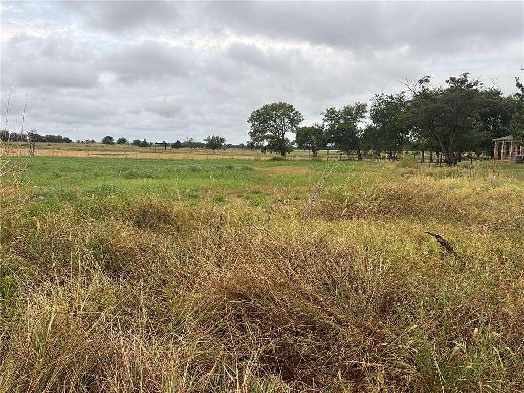 3.4 Acres of Residential Land for Sale in St. Jo, Texas