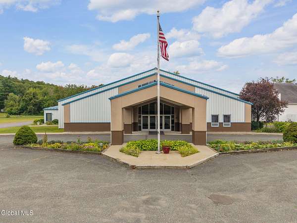 9 Acres of Improved Mixed-Use Land for Sale in Schodack Town, New York