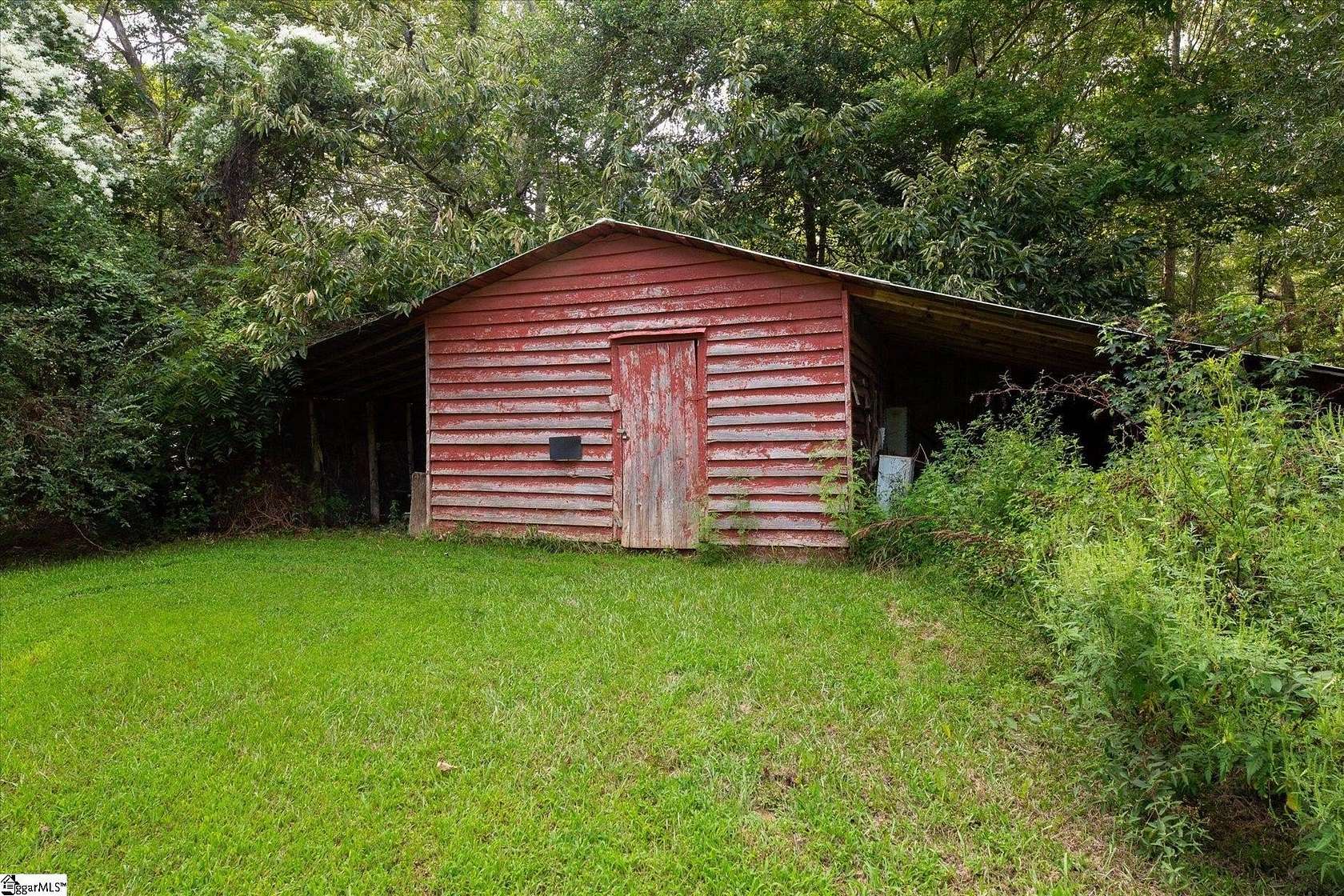 62.4 Acres of Recreational Land with Home for Sale in Mountville, South Carolina