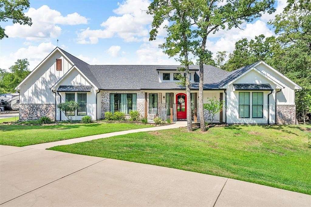 3.66 Acres of Residential Land with Home for Sale in Quinlan, Texas