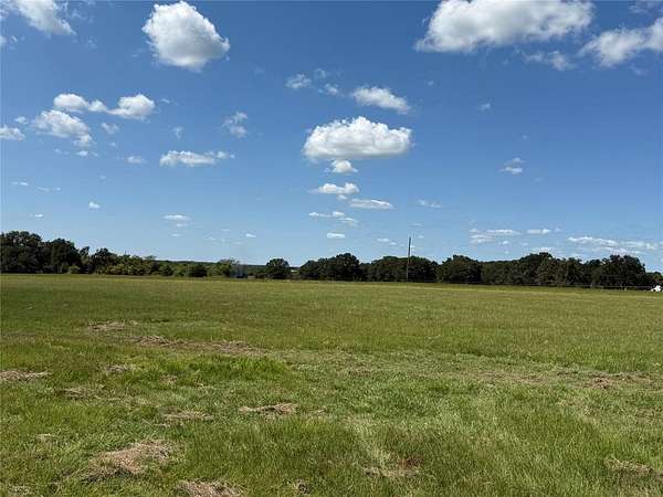 1.17 Acres of Residential Land for Sale in Mabank, Texas