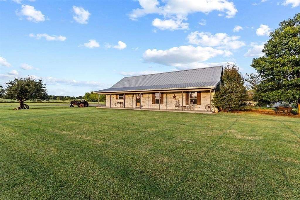 9 Acres of Land with Home for Sale in Lone Oak, Texas