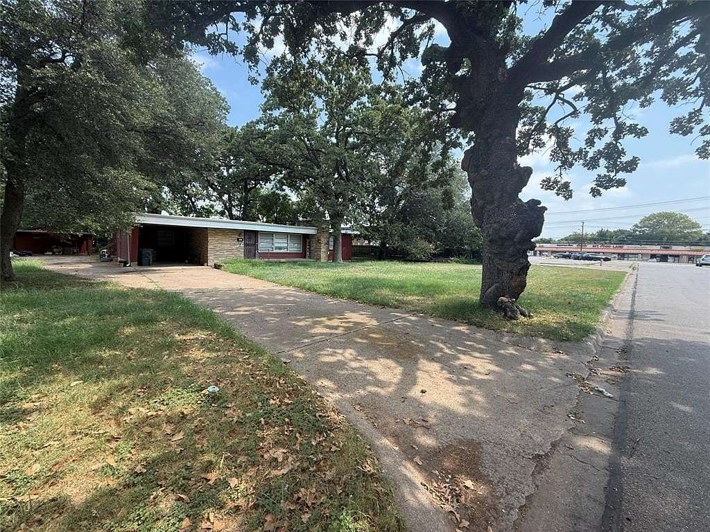 0.48 Acres of Mixed-Use Land for Sale in Arlington, Texas