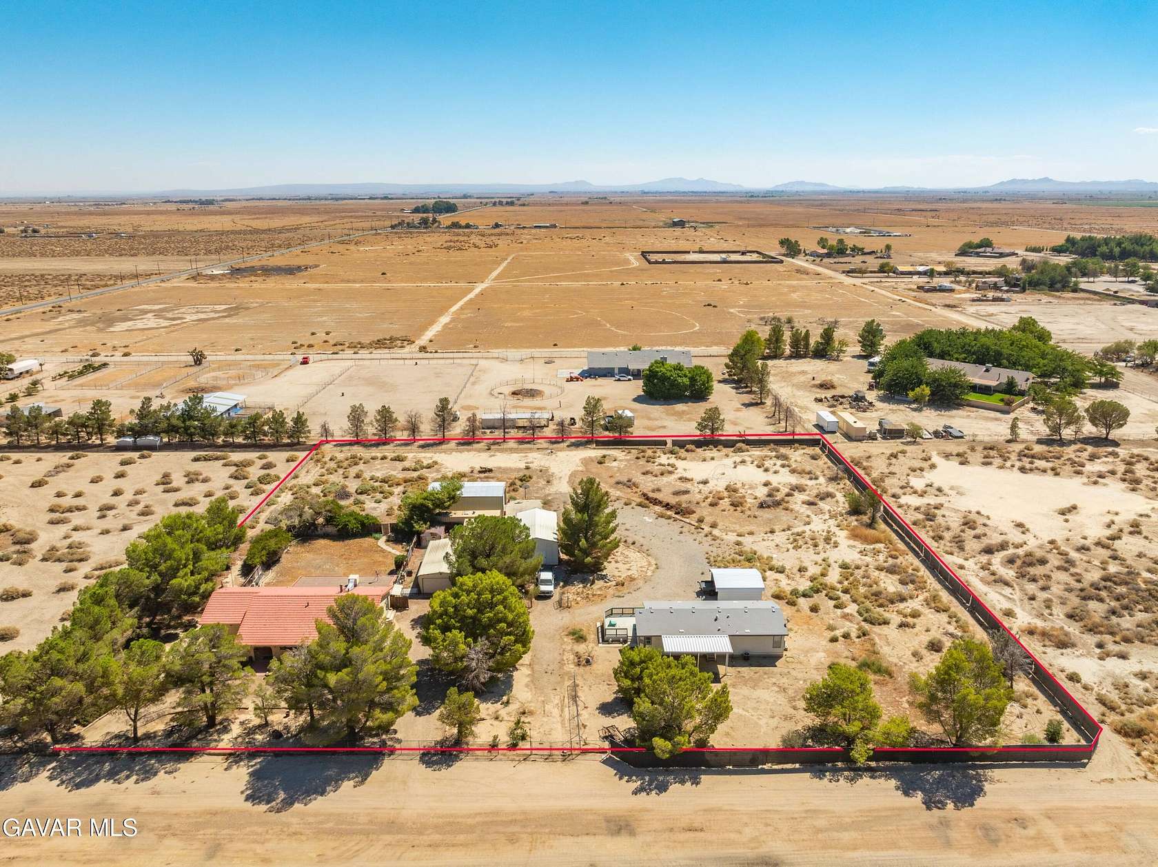 2.57 Acres of Residential Land with Home for Sale in Lancaster, California
