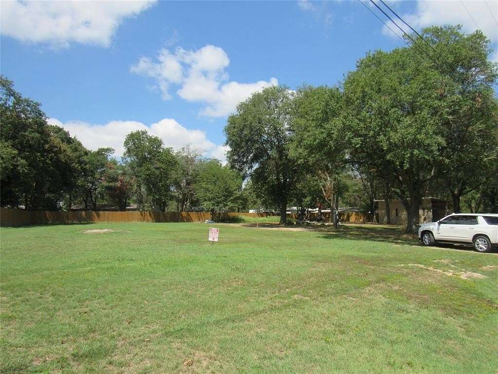 0.76 Acres of Residential Land for Sale in Bonham, Texas