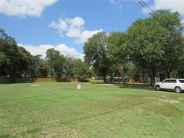 0.76 Acres of Residential Land for Sale in Bonham, Texas