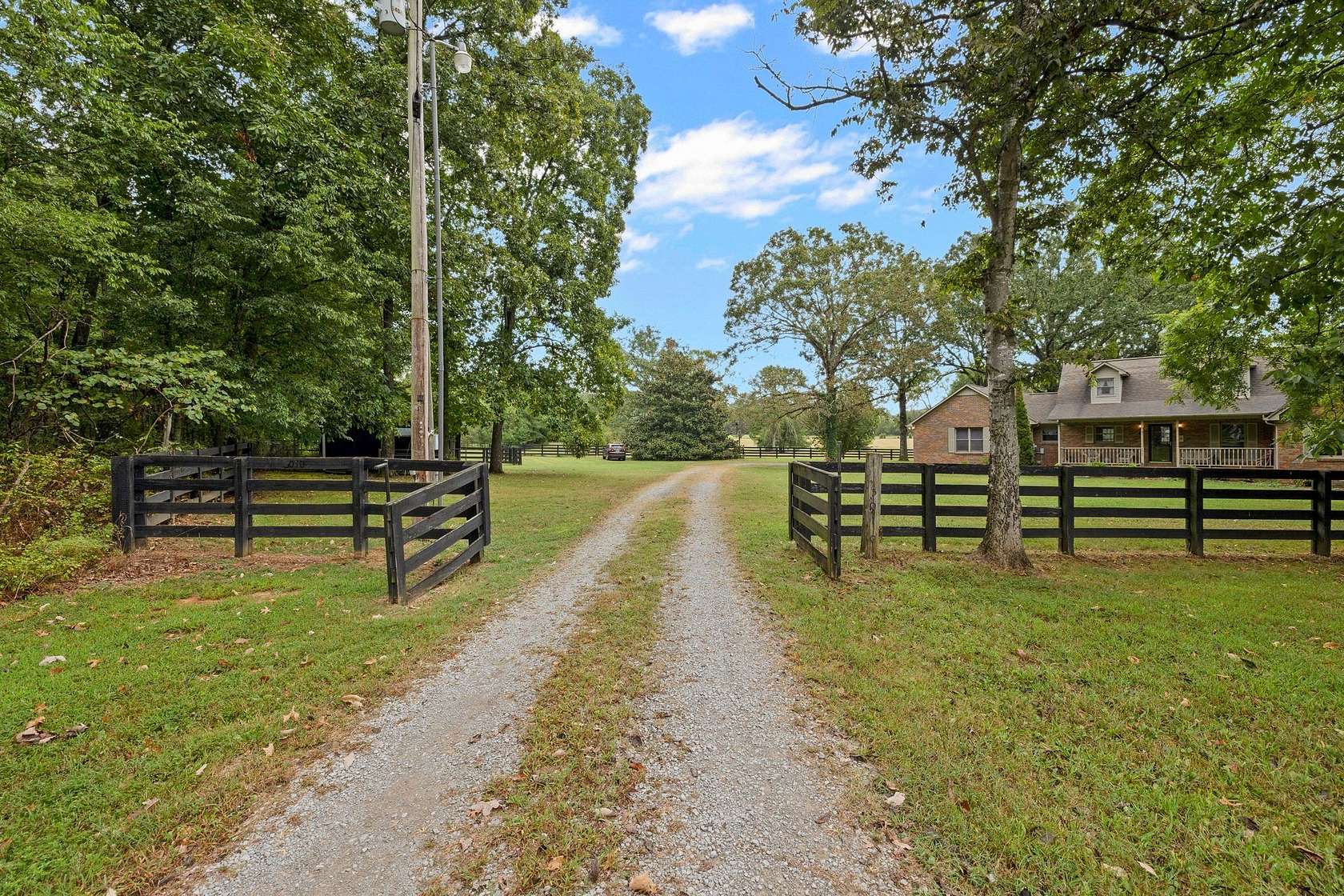 83.4 Acres of Land with Home for Sale in Columbia, Tennessee