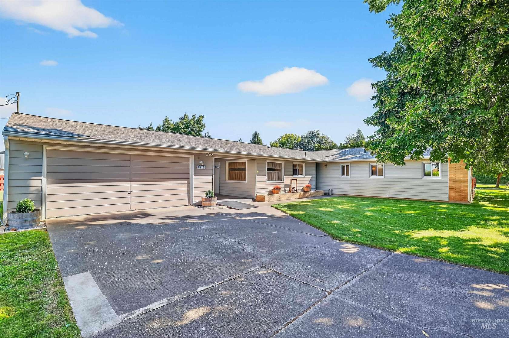 1.9 Acres of Land with Home for Sale in Lewiston, Idaho