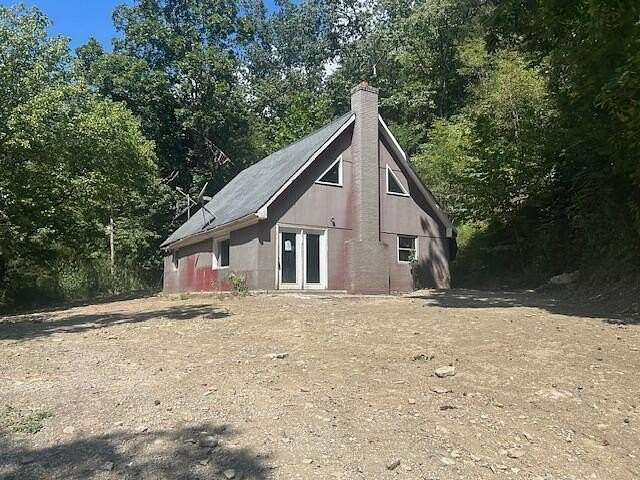 7 Acres of Residential Land with Home for Sale in Richmond, Kentucky